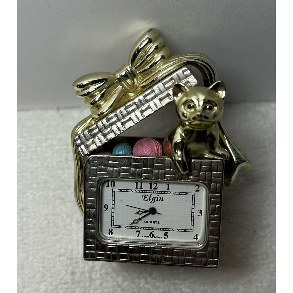 Elgin Clock‎ kitty present yarn paperweight